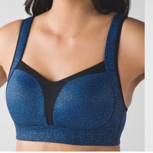 Lululemon Ta Ta Tamer III Bubbles Pipe Dream Blue Black / Black 34C